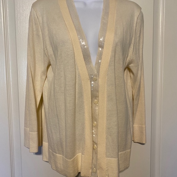 Ladies Elle Sweater w Sequin Button Trim - Picture 6 of 6